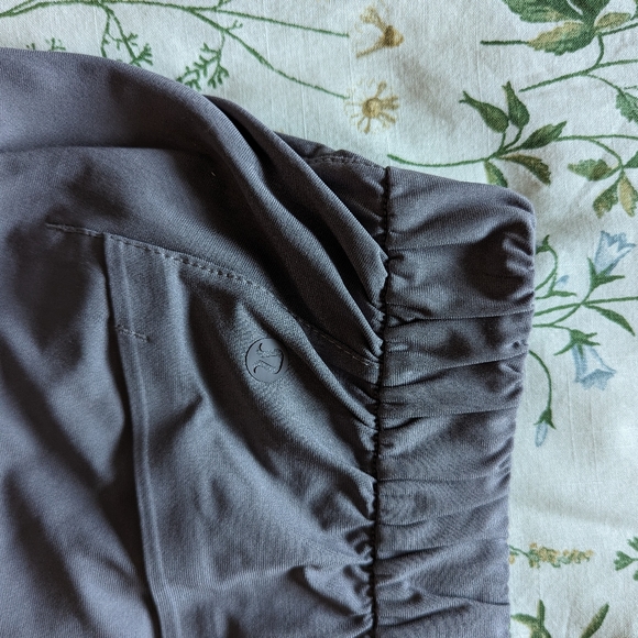 Lululemon Warpstreme 7/8 Joggers - Picture 7 of 9